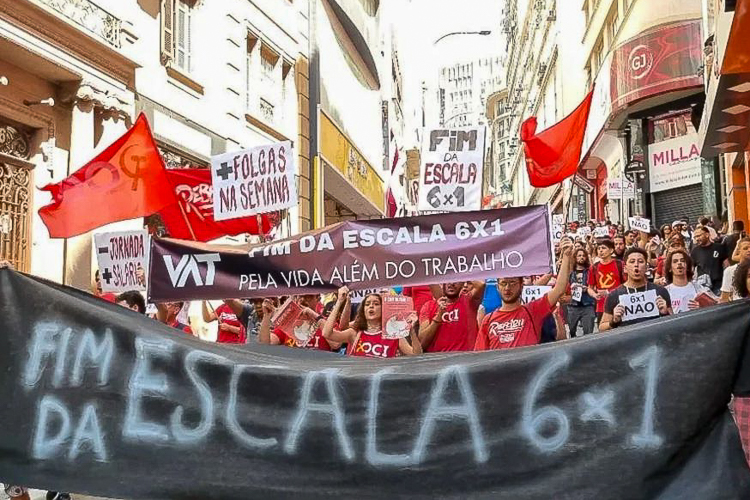Imagem destacada do post: Plebiscito Popular contra jornada 6×1 leva 1,5 milhão de assinaturas a Lula
