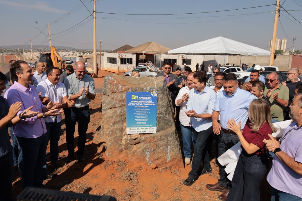 Imagem destacada do post: Prefeito inaugura duplicação de avenidas