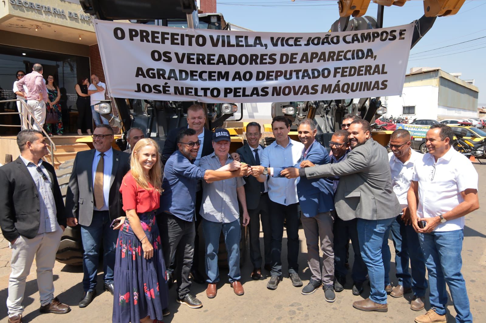 Imagem destacada do post: Vilela recebe novos equipamentos pra infraestrutura de Aparecida