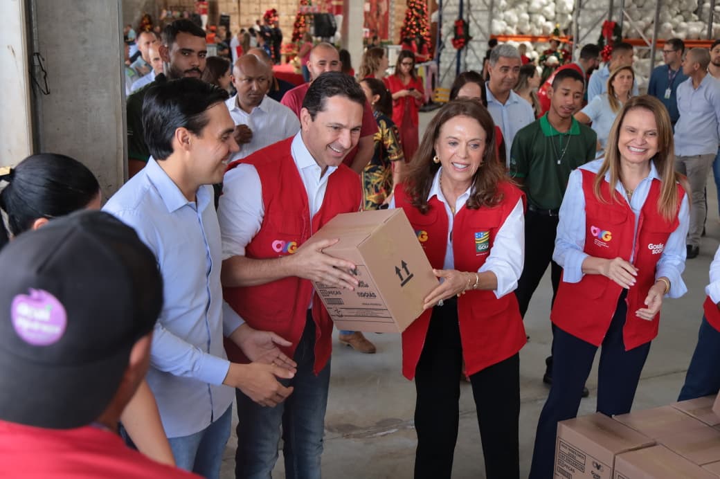 Imagem destacada do post: Vilela parabeniza Gracinha, Caiado e Daniel pela distribuição de 665 mil brinquedos