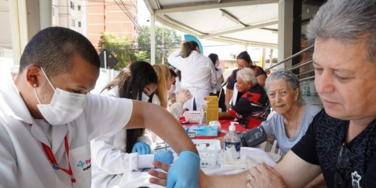 Imagem destacada do post: Novembro Azul do Diabetes faz mutirão na Praça Cívica