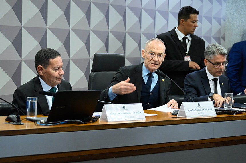 Imagem destacada do post: Delegado aposentado, senador Contarato vai presidir a CPI do Crime Organizado