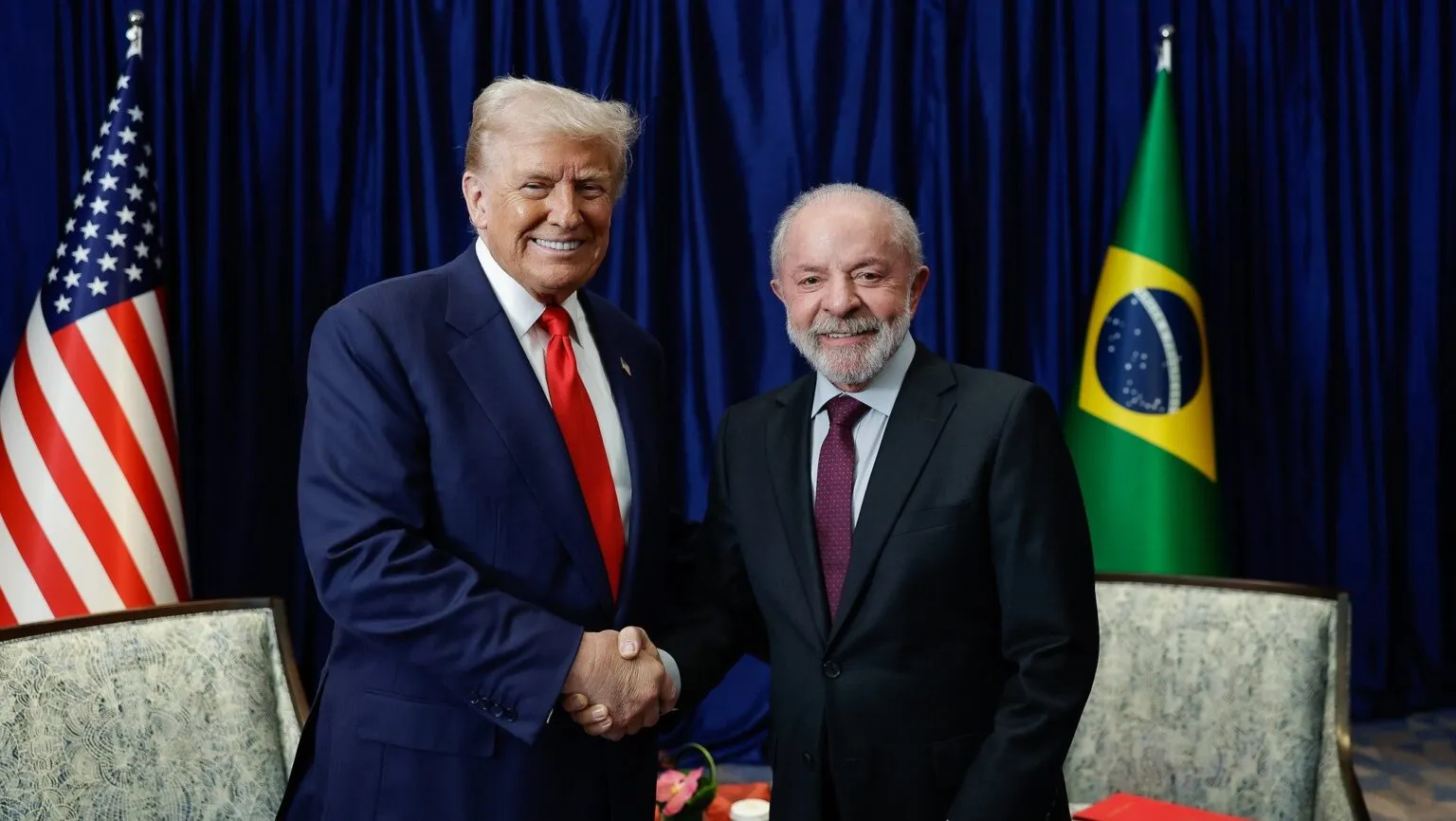 Imagem destacada do post: Trump retira tarifaço de 40% sobre  café, suco de laranja e carne