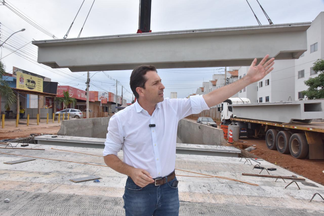 Imagem destacada do post: Trincheira da Avenida das Nações recebe vigas para acessos laterais