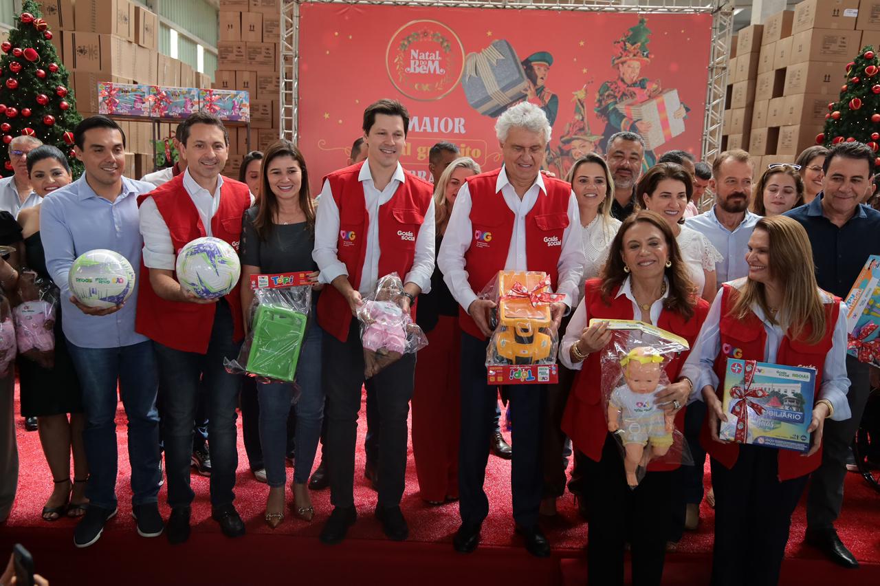Imagem destacada do post: OVG, Governo e Prefeitura distribuem 25 mil brinquedos em Aparecida domingo